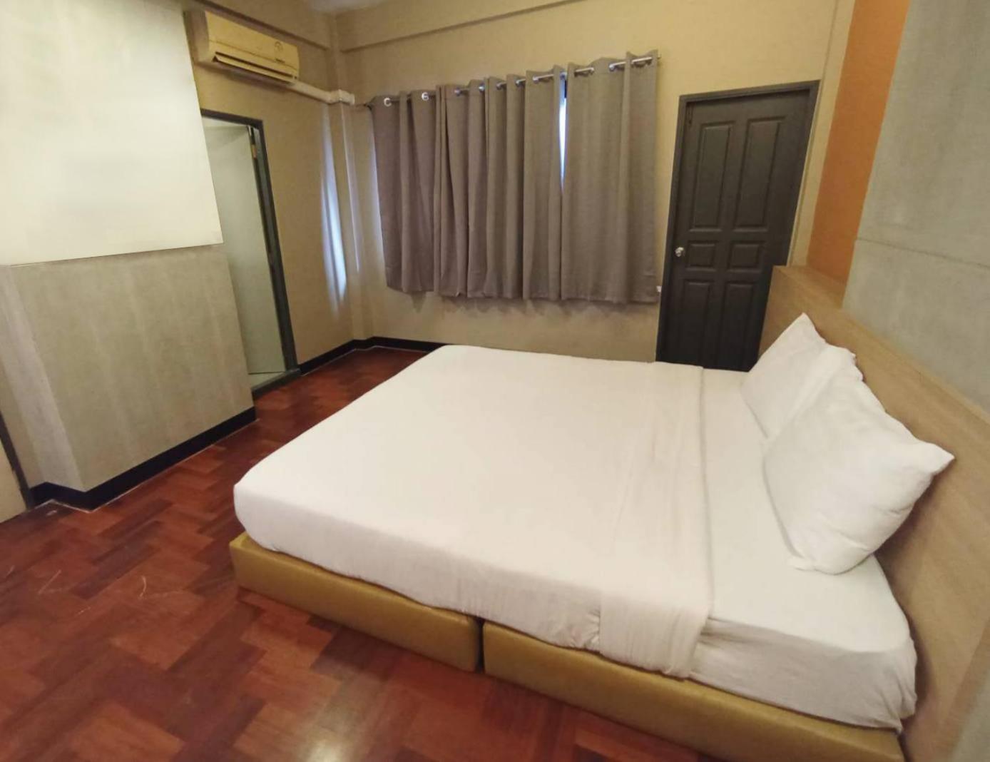 Go Inn Silom โกอินน์ สีลม - สถานีรถไฟฟ้าเซนต์หลุยส์ 방콕 외부 사진